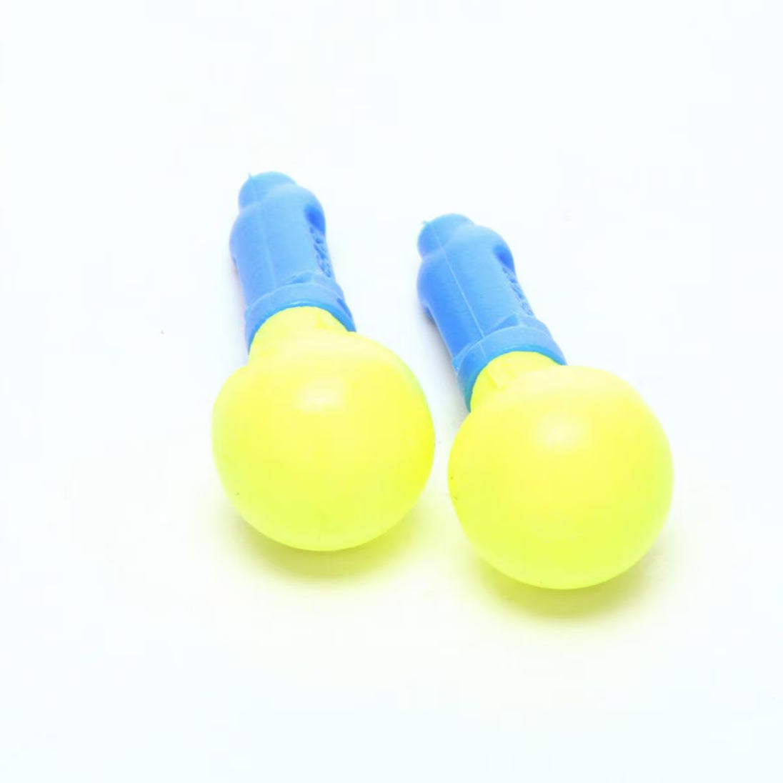 3M 318-1000 earplugs lined up view