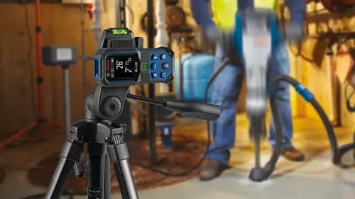 Bosch GLM165-25G in use on tripod