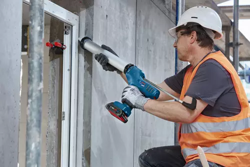 Bosch GCG18V-20N in use